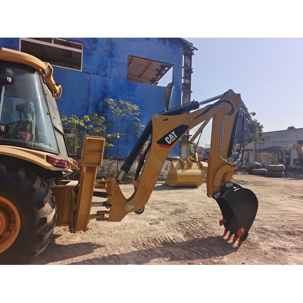 2025 Caterpillar 420F-44638417