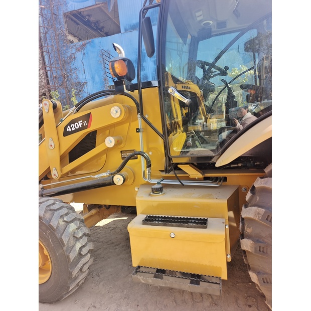 2025 Caterpillar 420F-44638418