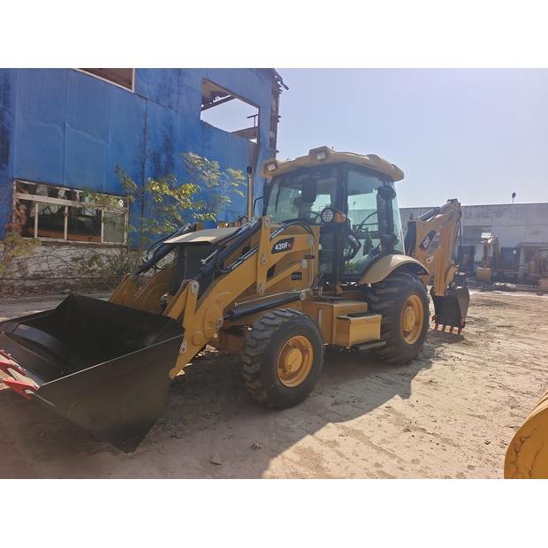 2025 Caterpillar 420F-44638419