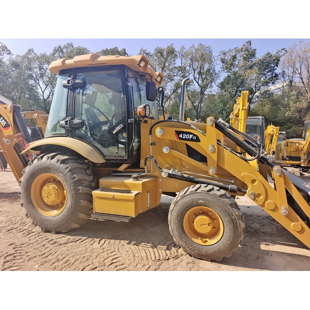 2025 Caterpillar 420F-44638421