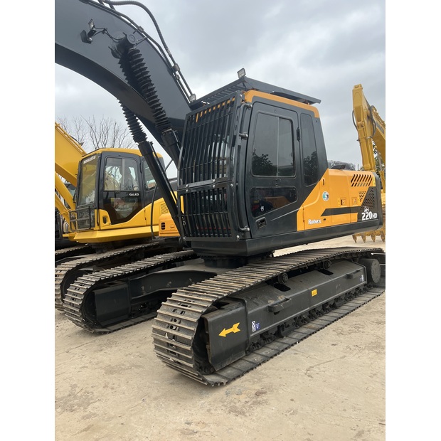 2024 هيونداي 220-44638502