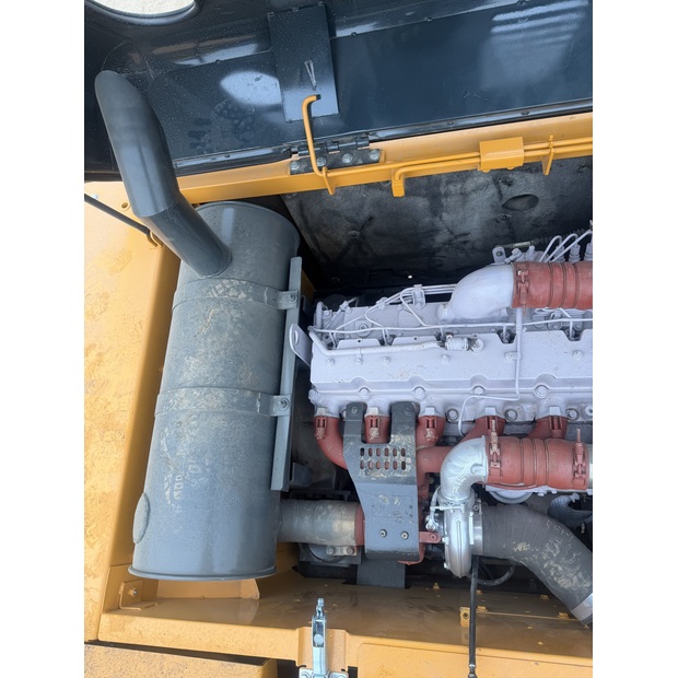 2024 هيونداي 305LC-9T-44638578