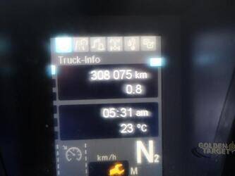 2016-mercedes-benz-antos-2536-1399543-44639151