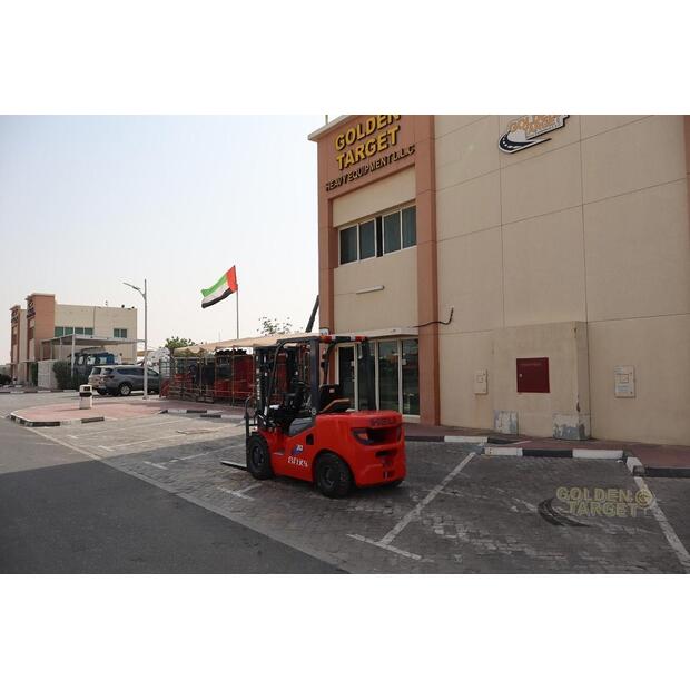 2025 هيلي CPC30-44639175