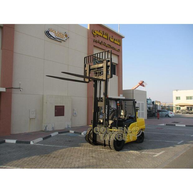 2014 Hyundai 50D-9SA-44640239