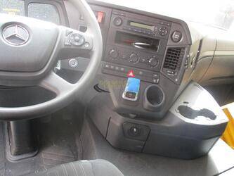 2022-mercedes-benz-arocs-3348-1399639-44640981