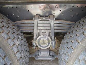 2012-mercedes-benz-actros-3332-1399683-44641723