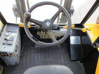 2009-jcb-930-1399687-44641797