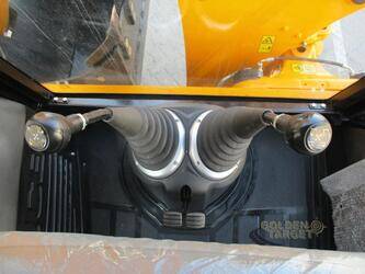 2025-jcb-3dx-plus-1399747-44642517