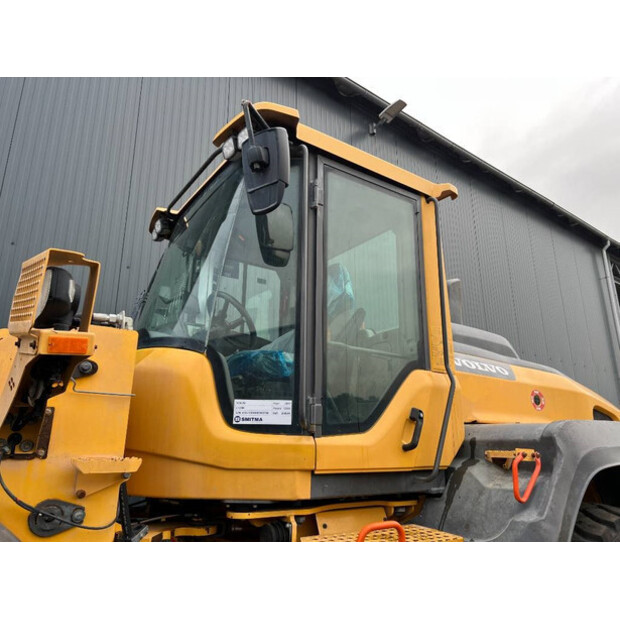 2017 Volvo L120H-44646213