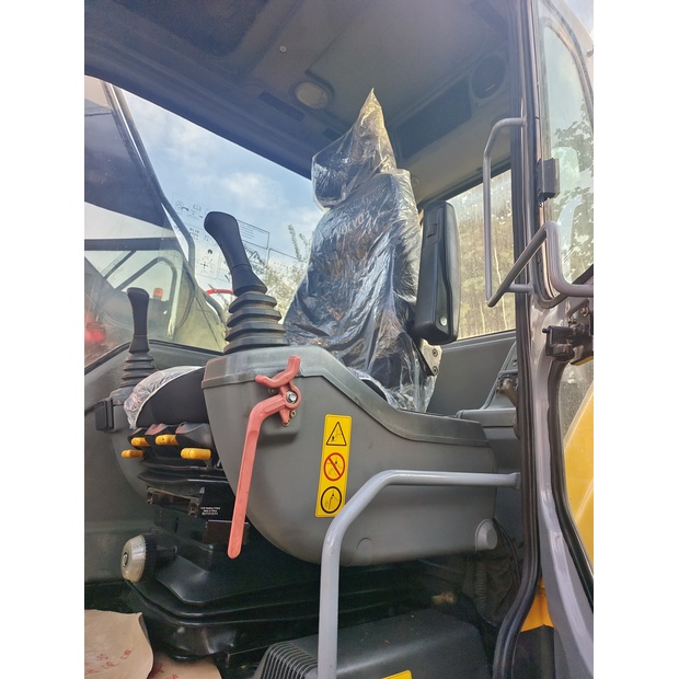 2024 Volvo EC210B-44658479