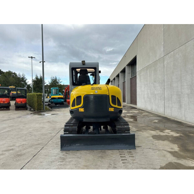 2015 نيوسون 6003-44660921