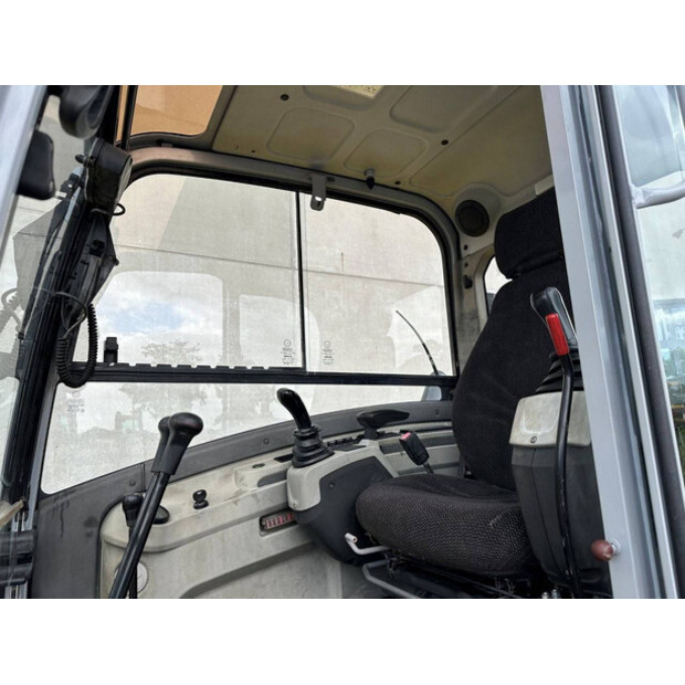 2015 نيوسون 6003-44660945