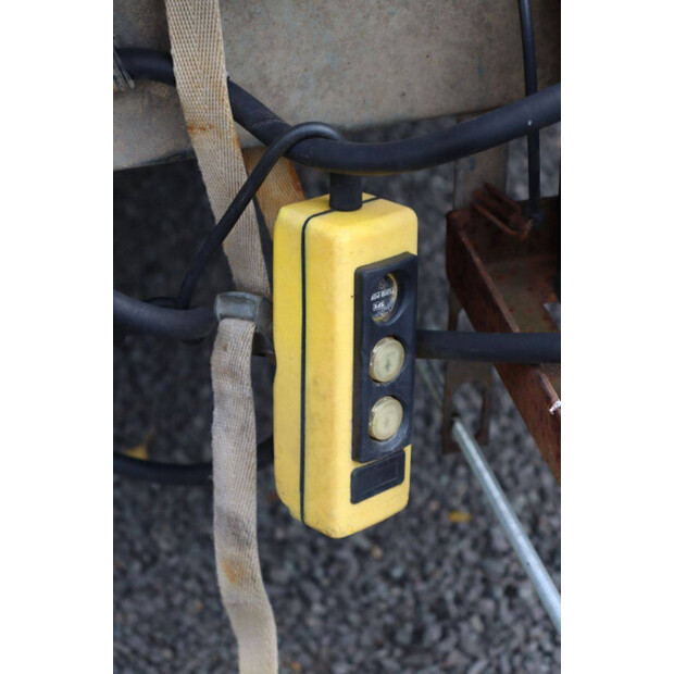 2006 RZ NKA-44661317