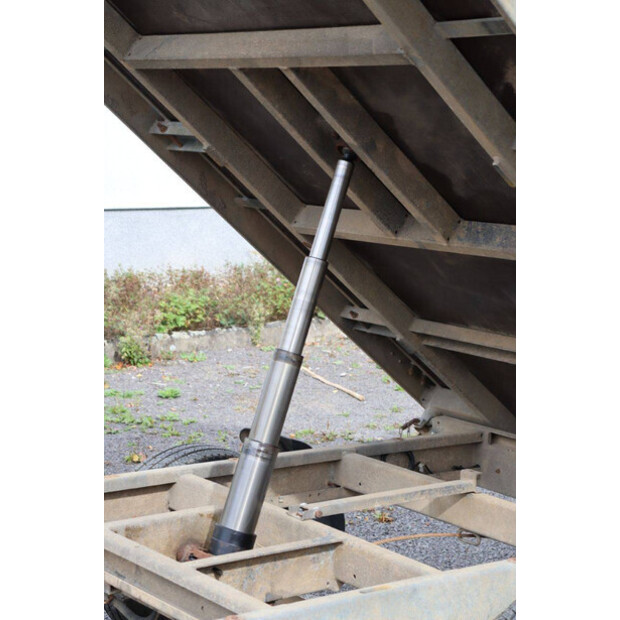 2006 RZ NKA-44661325