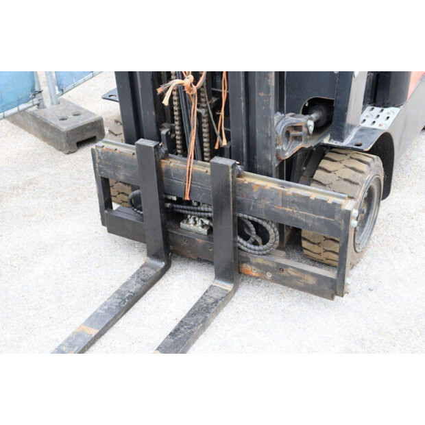 2018 إي بي CPD20FVD8-TW-C-44661615