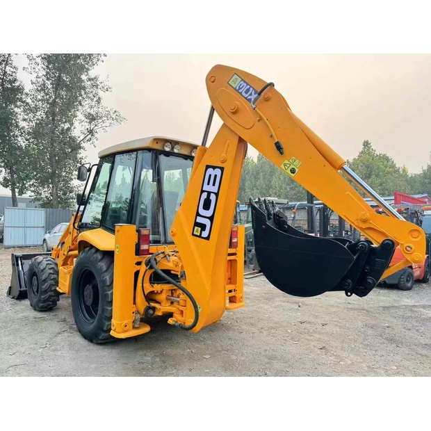 2023 JCB 3CX-44662791