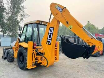 2023-jcb-3cx-1400017-44662791