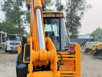 2023-jcb-3cx-1400017-44662798