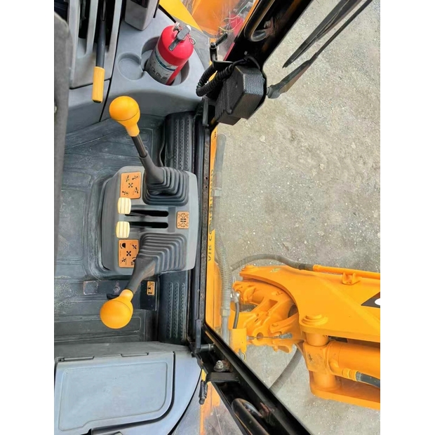 2023 JCB 3CX-44662799