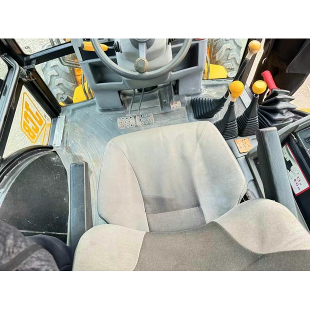 2023 JCB 3CX-44662802