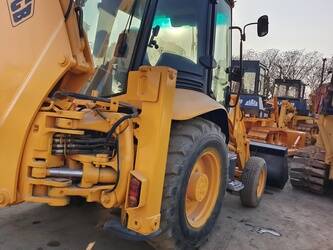 2022-jcb-3cx-1400018-44662813
