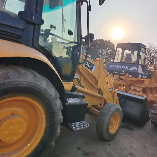 2022 JCB 3cx-44662814