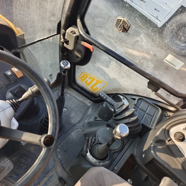 2022 JCB 3cx-44662830