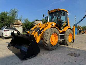 2023-jcb-4cx-1400019-44662837