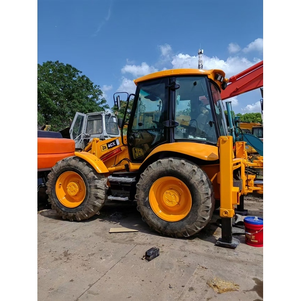 2023 JCB 4CX-44662850