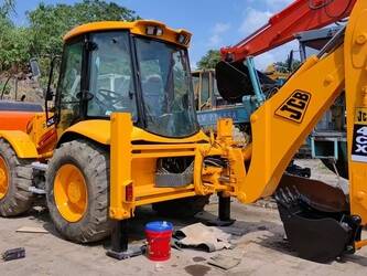 2023-jcb-4cx-1400019-44662851