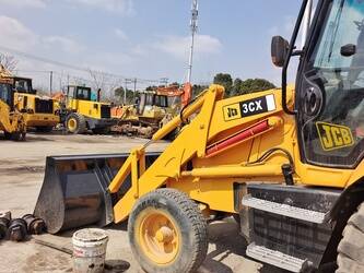 2022-jcb-3cx-1400021-44662877