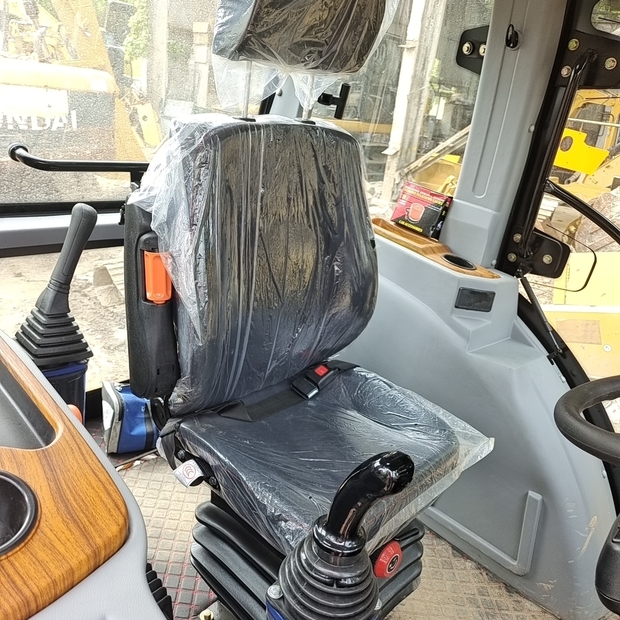 2024 Caterpillar 430F-44662925