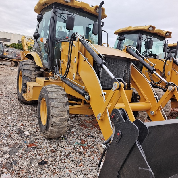 2024 Caterpillar 428F-44662937