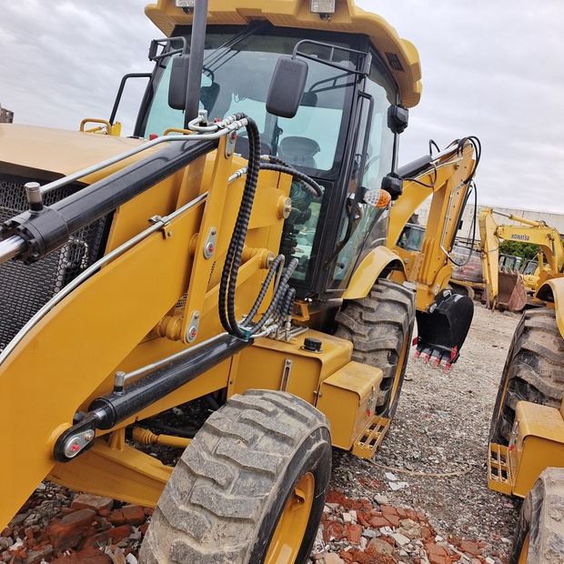 2024 Caterpillar 428F-44662949