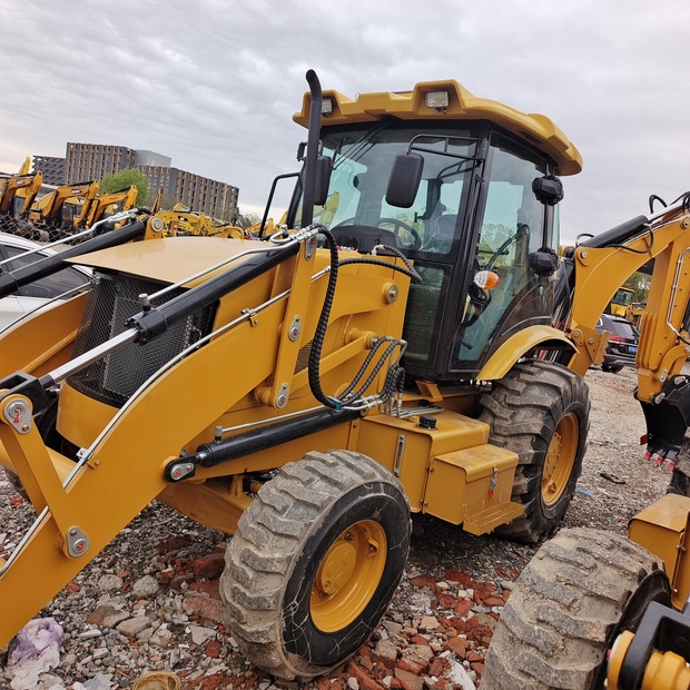 2024 Caterpillar 428F-44662951