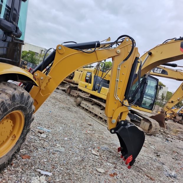 2024 كاتربيلر 420F-44662982