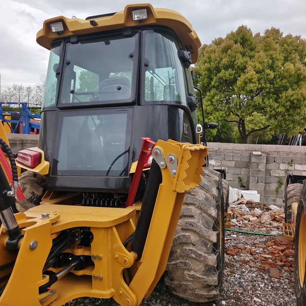 2024 Caterpillar 426F-44663009