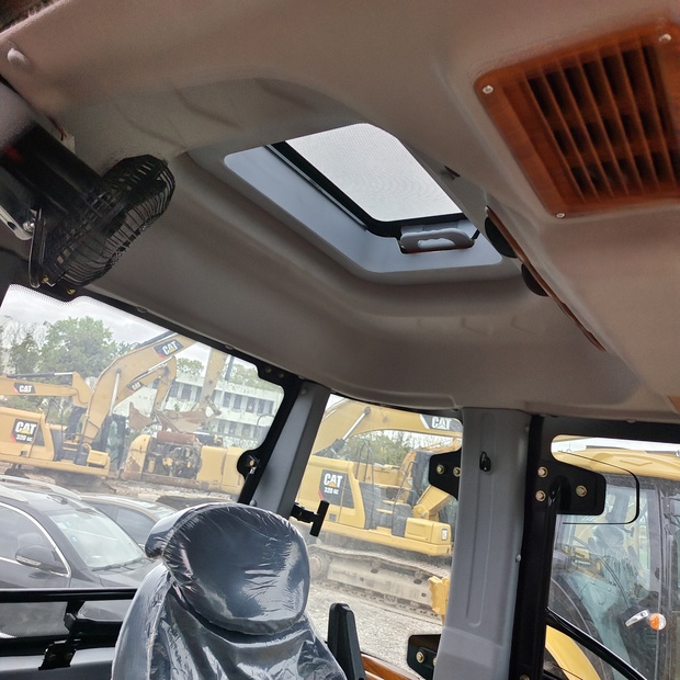 2024 Caterpillar 426F-44663013