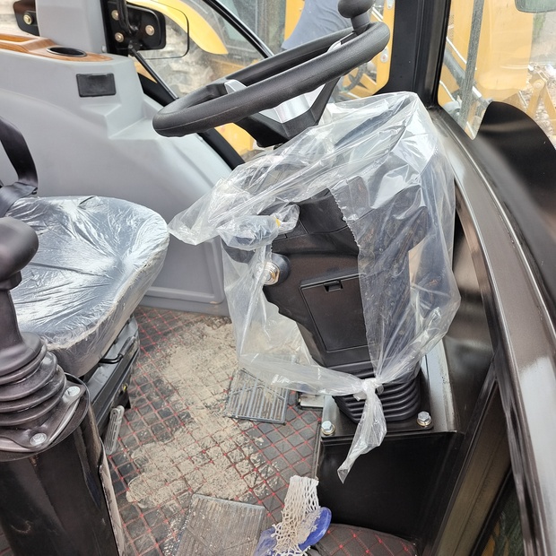 2024 Caterpillar 426F-44663015