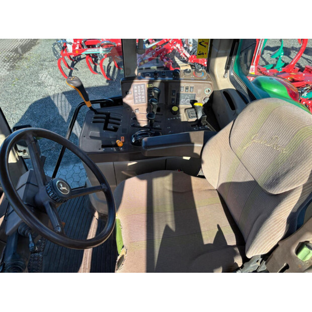 2002 جون دير 6820-44663877