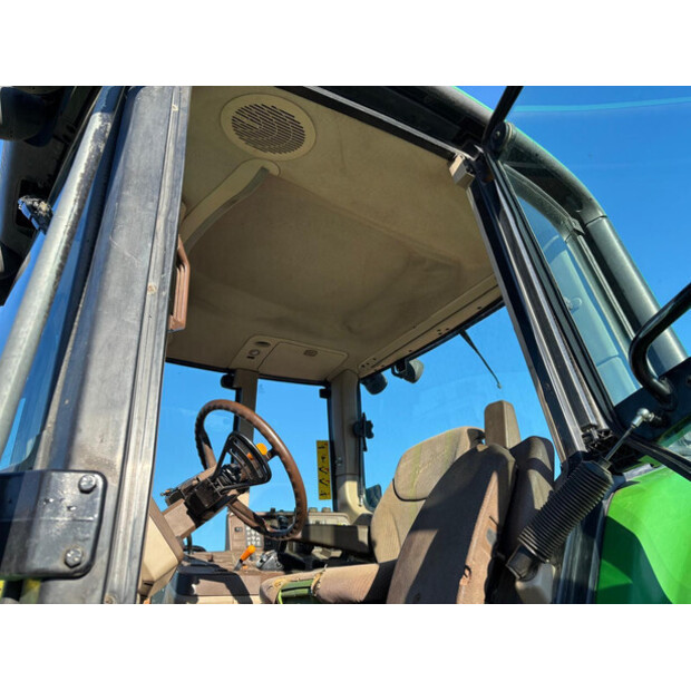 2002 جون دير 6820-44663879