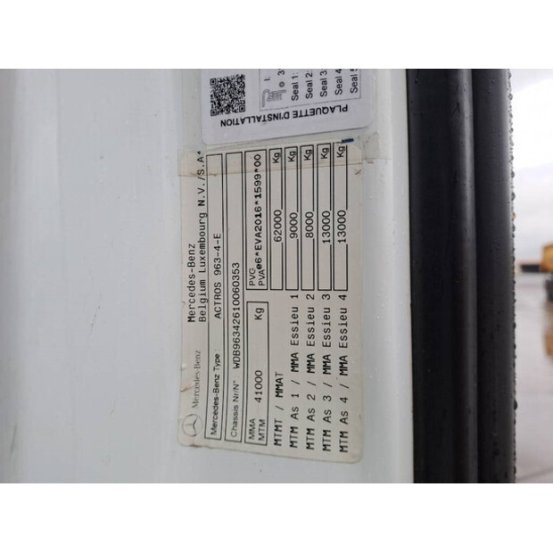 2016 Mercedes-Benz 4158LS-44664005