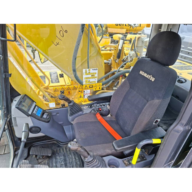 2021 Komatsu HB215LC-3-44664382