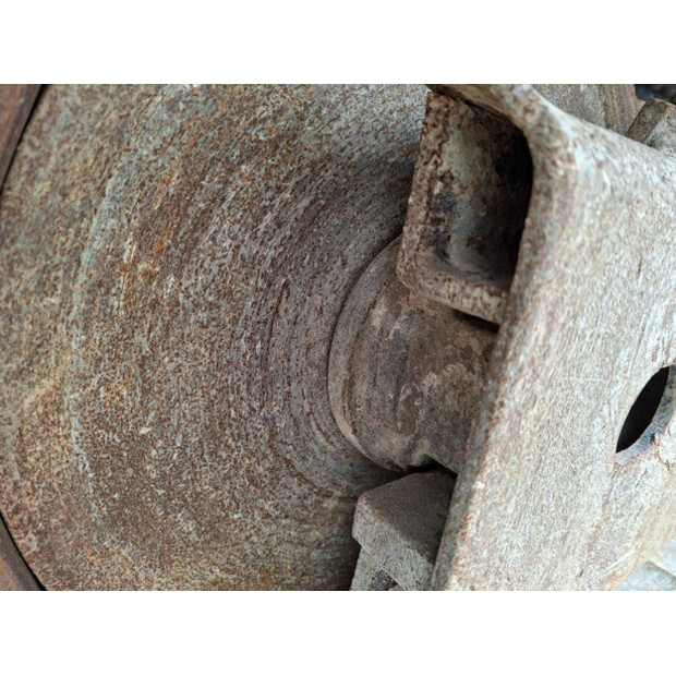 2021 Komatsu HB215LC-3-44664384