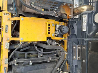 2021-komatsu-hb215lc-3-1400086-44664389