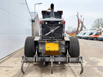 2011-volvo-g970-1400087-44664399