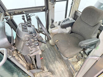 2011-volvo-g970-1400087-44664402