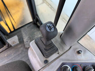 2011-volvo-g970-1400087-44664406