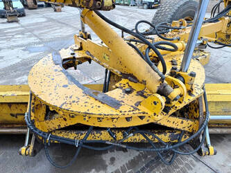 2011-volvo-g970-1400087-44664411